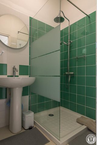 31G101712-a92499a8d05d4d6aa411d7e7813a86d6