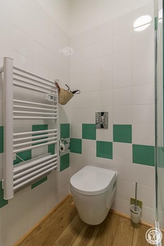 31G101712-e2b25071fa7041baa28b1703924ca54e