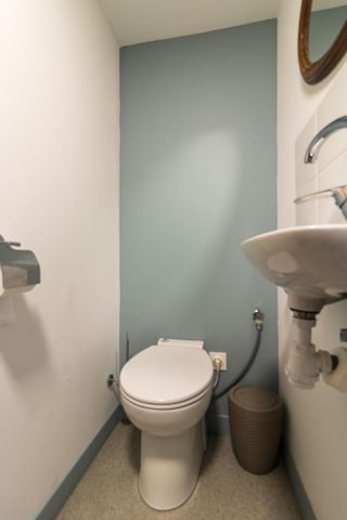 31G101713-7b700475445c43db925bdb52aa565ae1