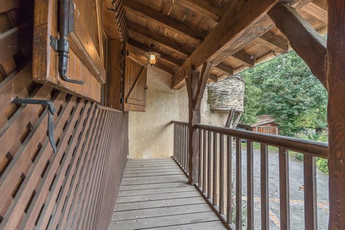 31G101713-e4df532e278a42bfa799305fb52bdcab