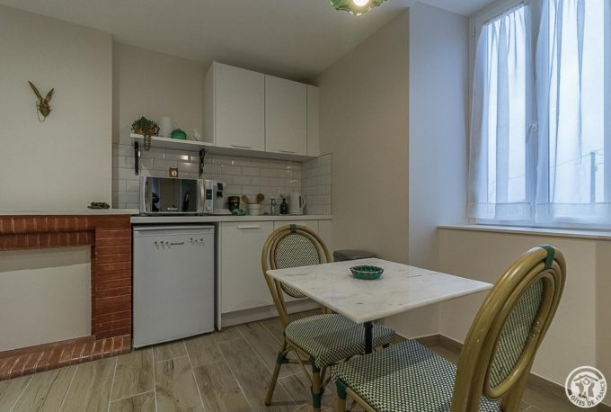 31G101725-2e9bf9e28d7a479ea7b6cb6c032e2307