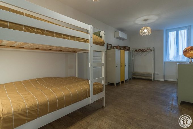 31G101725-e382072c625f462ca14f31fe43e21764