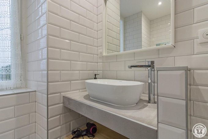 31G101725-f27474566b8c462299241126e6b8f17c