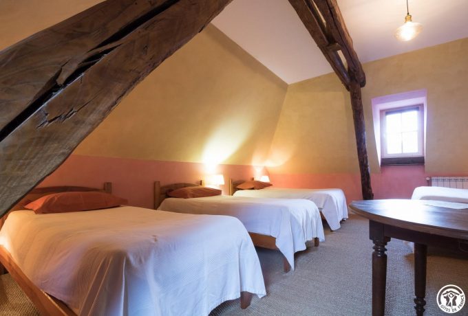 31G300454-22641bfbff944205bb66f45e06da43be