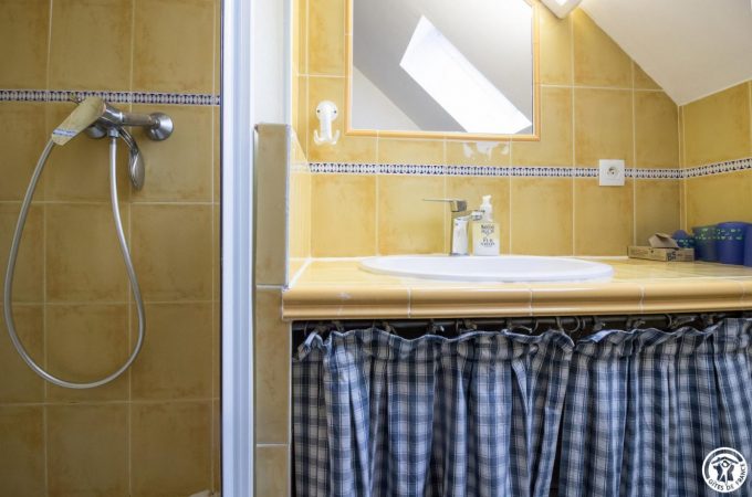 31G300454-2508bd04e10d4996af3245fafd942f9f