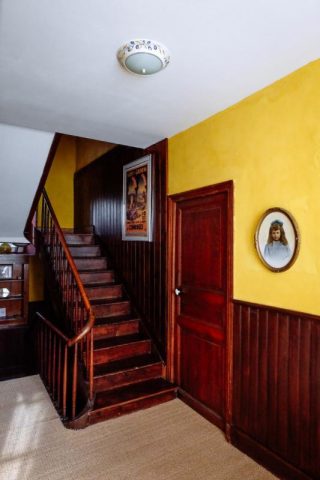 31G300454-2e207b99c66c4c82aa37e8876a08a3be