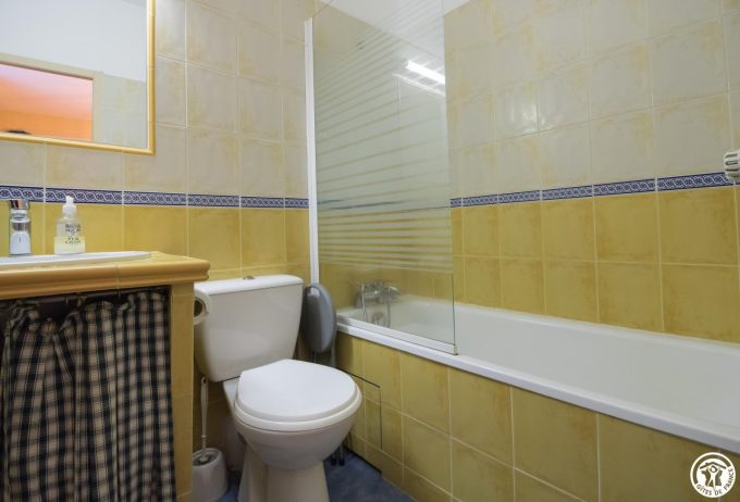 31G300454-c20acba05e8c45bbae60500c118ed1f5