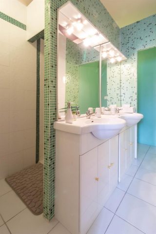 31G301028-40332484011f4e0e85e074d070b5431f