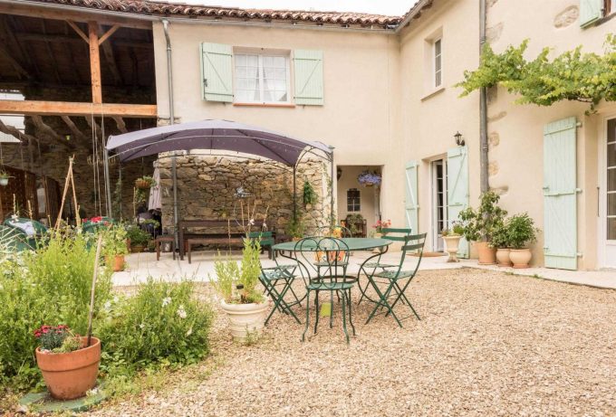 31G301028-78d17b9e68894737a5b8e0fbeec06899