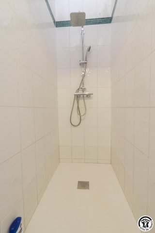 31G301028-a2d07eba2e594edeb84139d26250a8a5