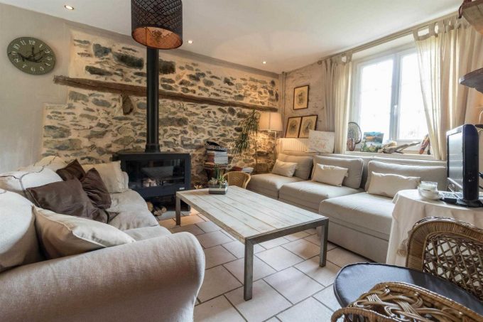 31G301028-d47191c96a524ecfbaa4d2388594805b