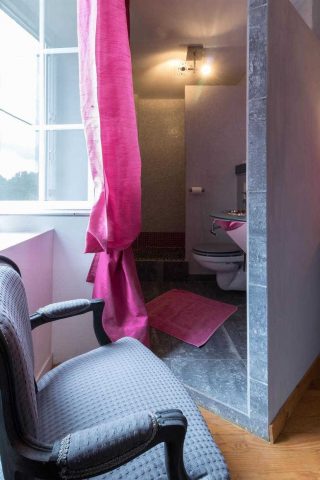 31G301028-e88024a96d834dec94a59fa003814584