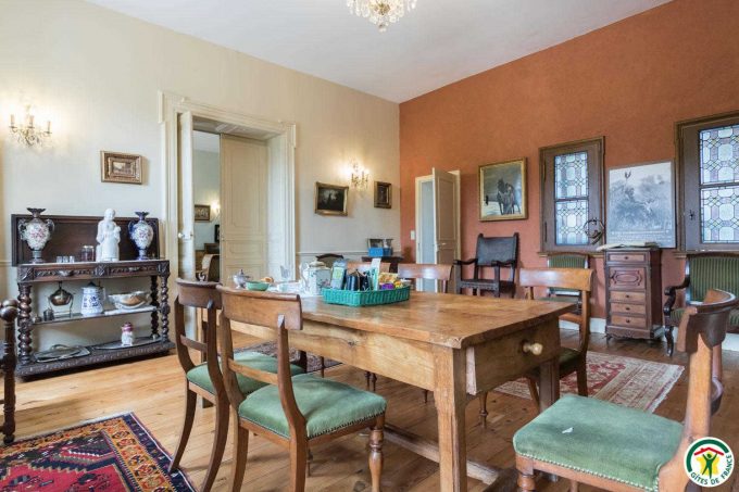 31G301577-1f99dbfa49324470a39e989225e81b1b