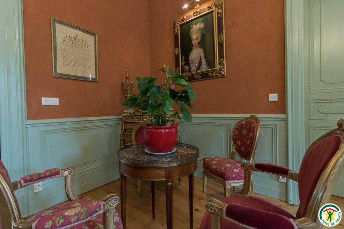 31G301577-81f2cd5ddb7d43d996d65ee301a54c81