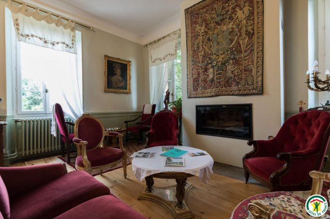 31G301577-94d001c9692b4d3bb3e33f650e9216fe