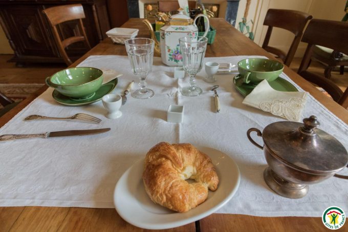 31G301577-d342e9d01dcb457d84beba2641bd8931