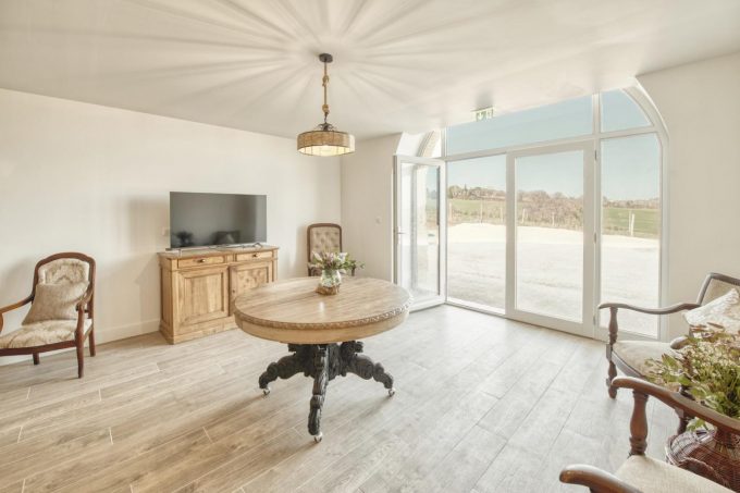 31G301623-1fec66456ceb4c33a8ddd8b44148fbf1