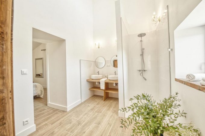 31G301623-3e7d246b0aab4fa99eb893b663afadf3