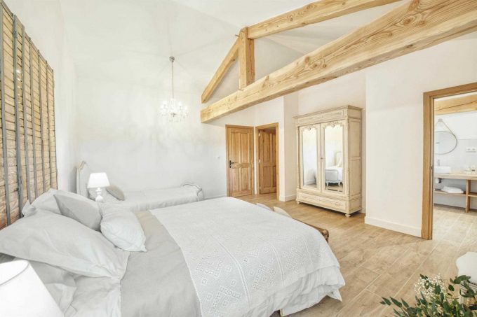 31G301623-a81d822d11a8492bb2752448622b5415