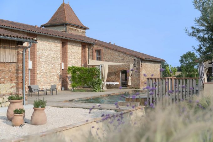 31G301623-d30ac5575286406bbd16a1c94d821b6b