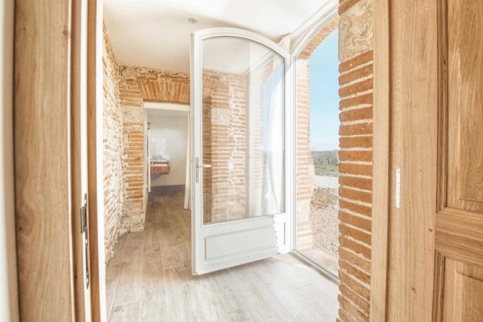 31G301623-ddf440e83d114fe68b7b1b46572757fe