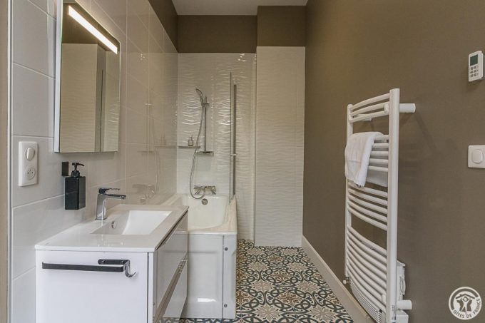 31G301670-6c156606852d42a8b5a280e742aa7837