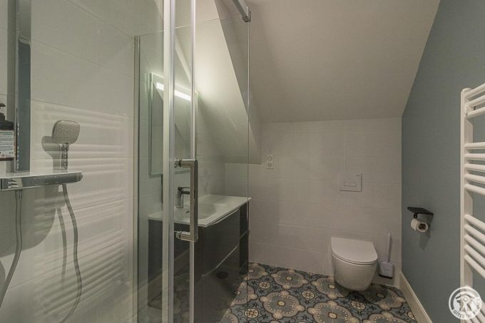 31G301670-a2a20871d90c4a5eb156f6d693f1c3d2