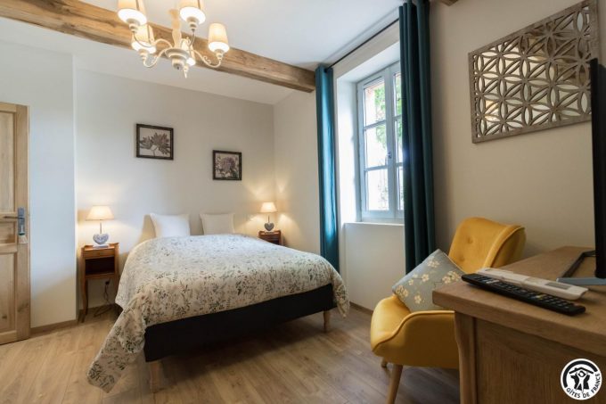 31G301691-37871634492148b5b011e1774eb4d849