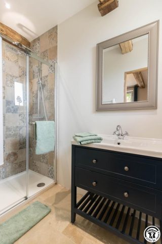 31G301691-37c19a61a73c4a549fb56b33c0a4cceb