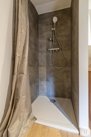 31G301726-2b1132a053314a28a1b22b94da188b3d