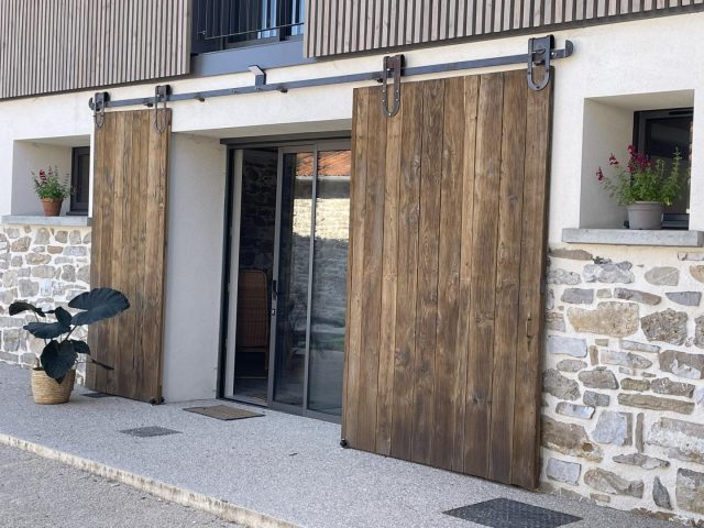 31G301726-ede46b895d81467fa30afdeece93e65c