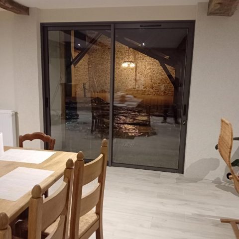 31G301726-f413977c780a4f4289936903eb3886bf