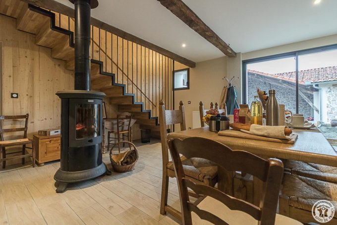 31G301726-ff3a9f1866994f05b57289198f4be65d