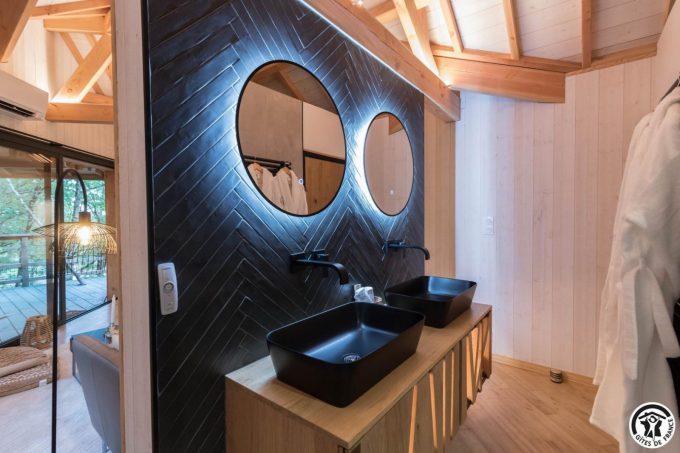 31G301727-348439e148d24ca29bb85375c1ae5012