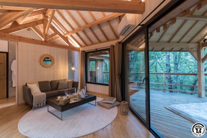 31G301727-3a9b01cb18af4336b46bf0a167a3ba8e