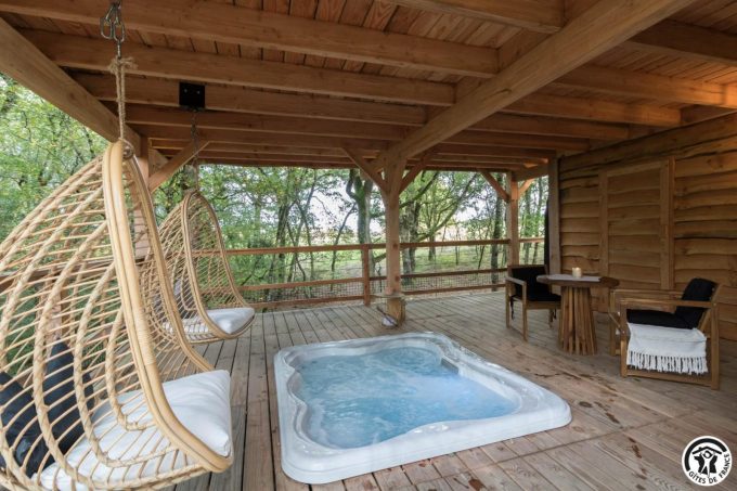 31G301727-6724f8d1ae64468089441eacf3fe49de