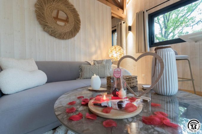 31G301727-85325ec55f894c6da85c34b46d924611