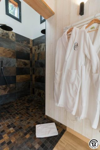 31G301727-91d2a8e03fd34d738156710b8e6694ce