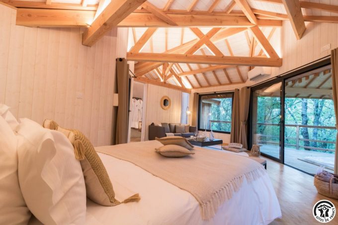 31G301727-9c714e5e07974a9f967989dbfc0228ee