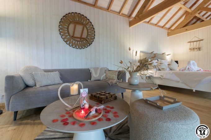 31G301727-9f9a4db8bc044486a3cc8f1c8cd81412