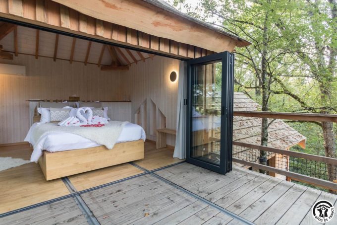 31G301727-a47814a593bf4758a10f5584b06a0046