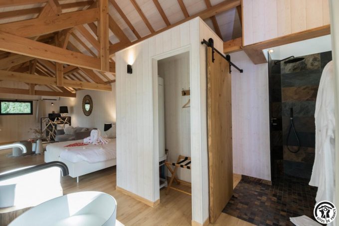 31G301727-c501f5d3ac0c45f1a981b918c2a1235b