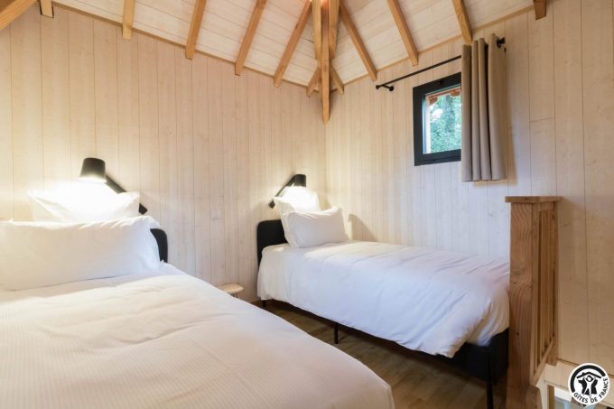 31G301727-de3b76f5e4fc42699f1cc8f7be01e65f