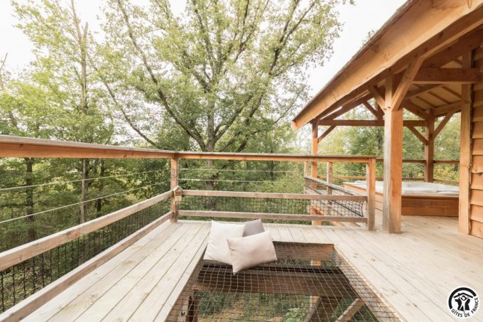 31G301727-e088dc8f6fb04f6aaee9993549b44ea9