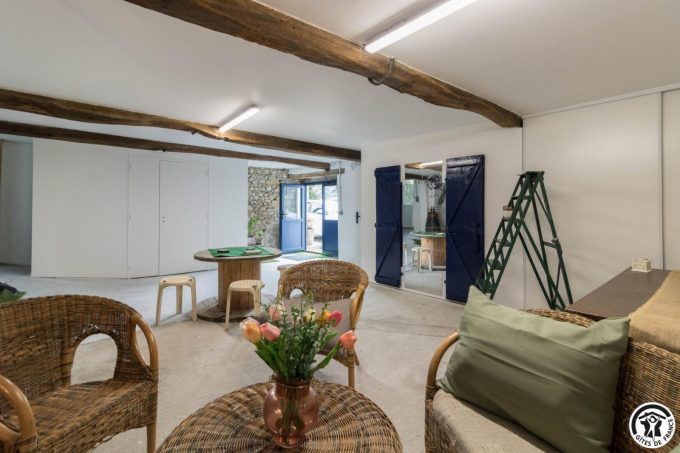 31G301753-5f23732b62544385b933263ea81ac24d