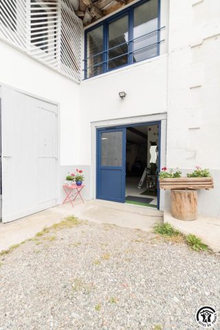 31G301753-7b294f925c454656ab641650f27f65f4