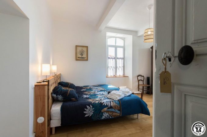 31G301771-163edde552024e678fb937082a75b116