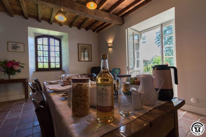 31G301771-434aeebc77f741839db6b6926739498e