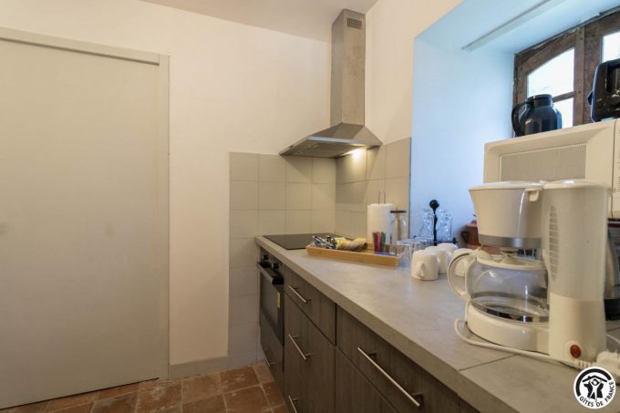 31G301771-ce48d404af154be09cac9dd9bc539394