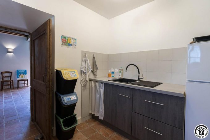 31G301771-f2987ec1535e4c50a86235d359088fba